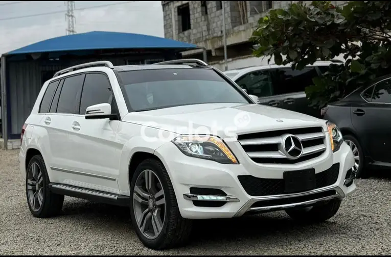 Nigerian Used 2014 MERCEDES BENZ GLK350 FULL OPTION for sale in Abuja, FCT - photo 3 of 7