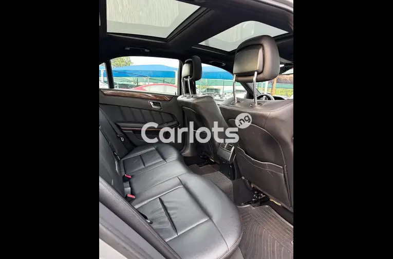 2011 MERCEDES E350 - 4/6