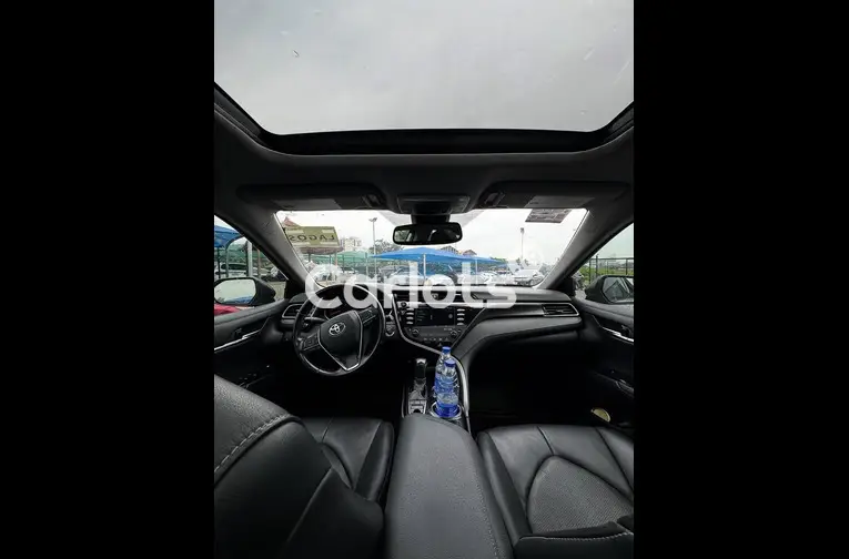 2021 TOYOTA CAMRY XSE - 2/7
