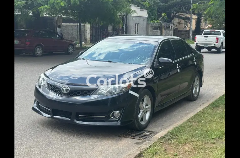 2014 TOYOTA CAMRY S E - 1/7