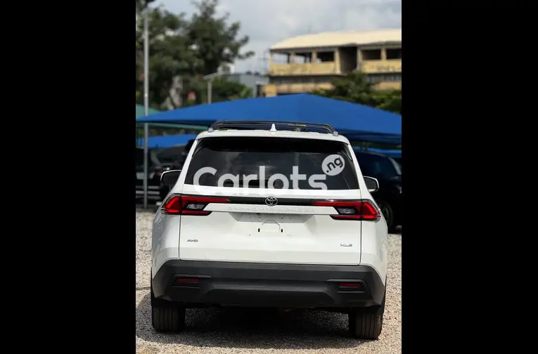 Foreign Used 2024 TOYOTA GRAND HIGHLANDER for sale in Garki, FCT - thumbnail 7
