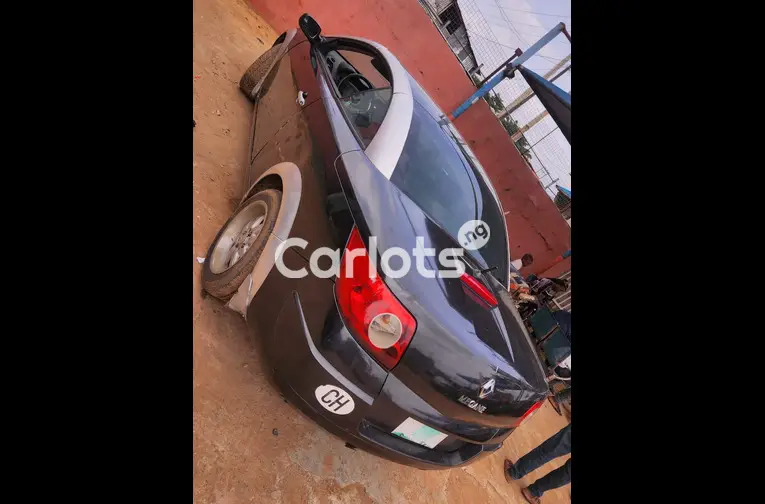 CLEAN REGISTERED 2004 RENAULT LAGUNA CONVERTIBLE - 1/5