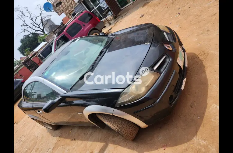 CLEAN REGISTERED 2004 RENAULT LAGUNA CONVERTIBLE for sale in Igando, Lagos - photo 4 of 5