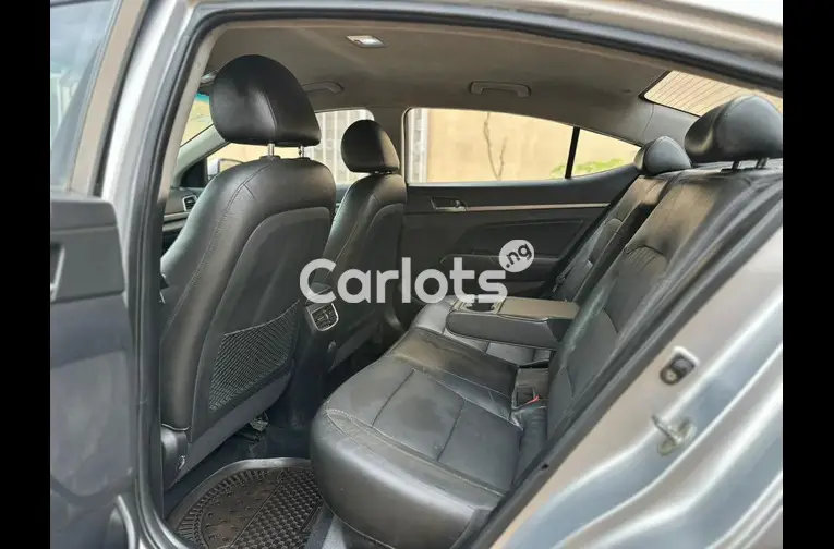 Foreign Used 2018 HYUNDAI ELANTRA GLS for sale in Kaduna - thumbnail 4