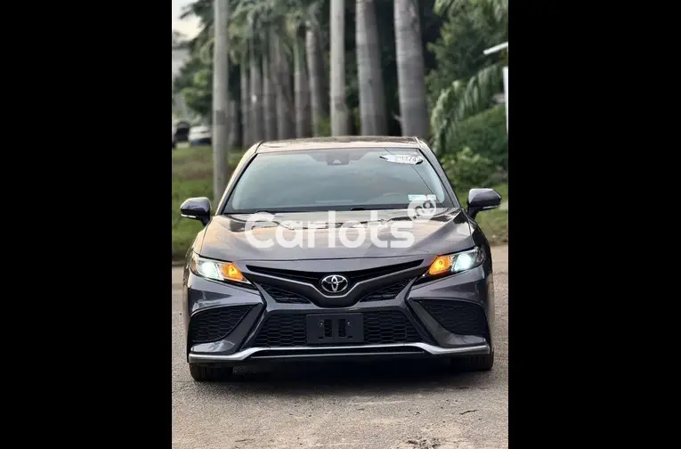 FOREIGN USED 2022 TOYOTA CAMRY SE for sale in Abuja, FCT - photo 2 of 7