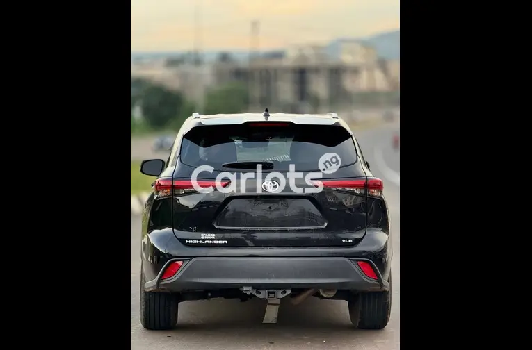 FOREIGN USED 2022 TOYOTA HIGHLANDER XLE for sale in Abuja, FCT - thumbnail 7