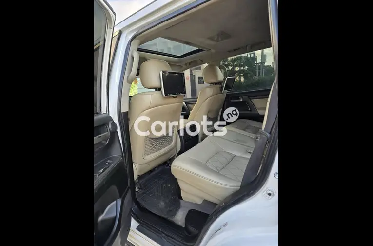 Nigerian Used 2021 UPGRADED TOYOTA LAND CRUISER for sale in Abuja, FCT - photo 4 of 7