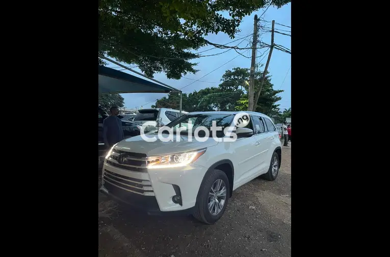 FOREIGN USED 2019 TOYOTA HIGHLANDER XLE for sale in Abuja, FCT - thumbnail 2