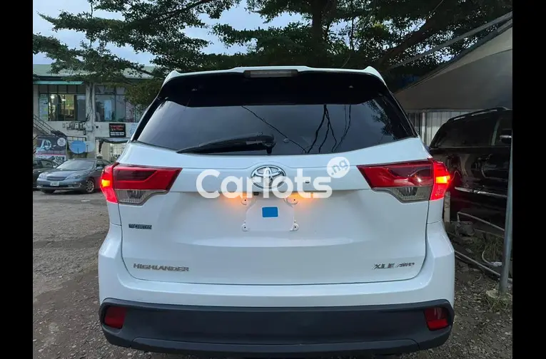 FOREIGN USED 2019 TOYOTA HIGHLANDER XLE for sale in Abuja, FCT - photo 7 of 7