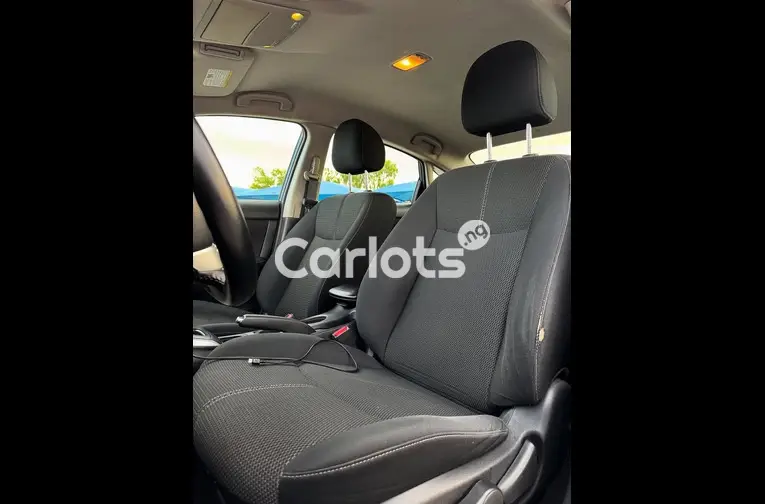 Foreign Used Nissan Sentra 2017 Blue for sale in Garki, Abuja - photo 5 of 7