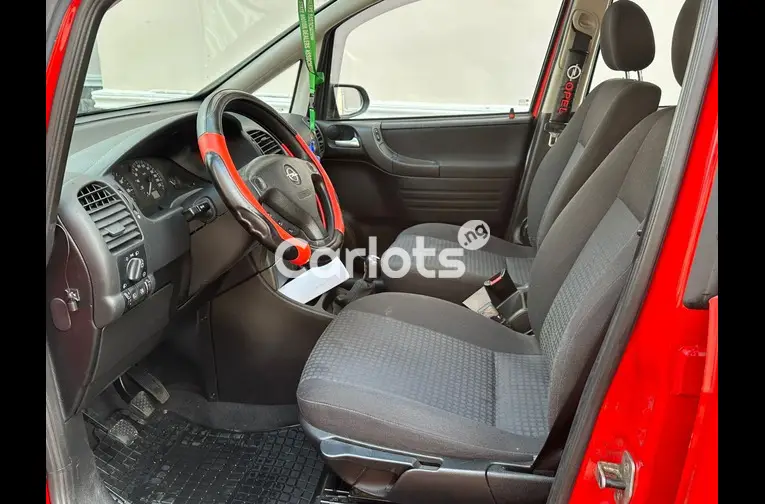 FOREIGN USED 2013 OPEL ZAFIRA MANUAL(USES CNG GAS AND PETROL) for sale in Lagos, Lagos - thumbnail 3