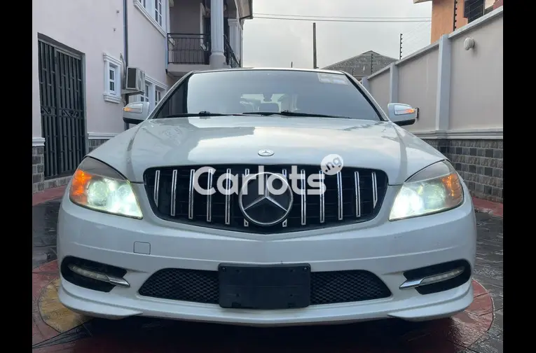 PREMIUM STANDARD 2008 MERCEDES BENZ C300 FULL OPTION - 1/7