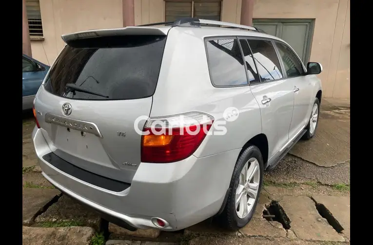 FEW MONTHS USED 2008 TOYOTA HIGHLANDER LIMITED for sale in Surulere, Lagos - thumbnail 7