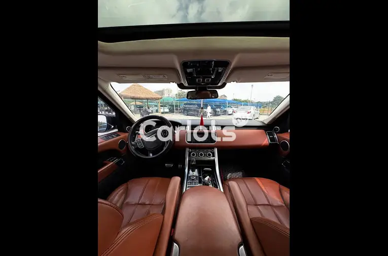 Nigerian Used Extremely Clean 2015 Range Rover Sport for sale in Garki, FCT - thumbnail 2