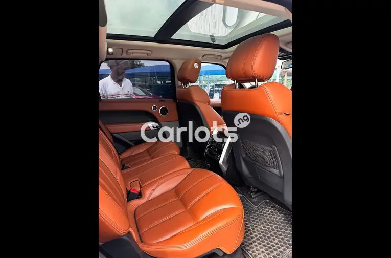 Nigerian Used Extremely Clean 2015 Range Rover Sport for sale in Garki, FCT - thumbnail 4