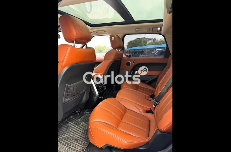 Nigerian Used Extremely Clean 2015 Range Rover Sport for sale in Garki, FCT - photo 5 of 6