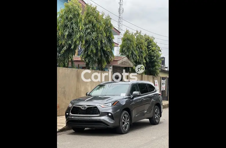 FOREIGN USED 2021 TOYOTA HIGHLANDER XLE AWD FULL OPTION - 1/7