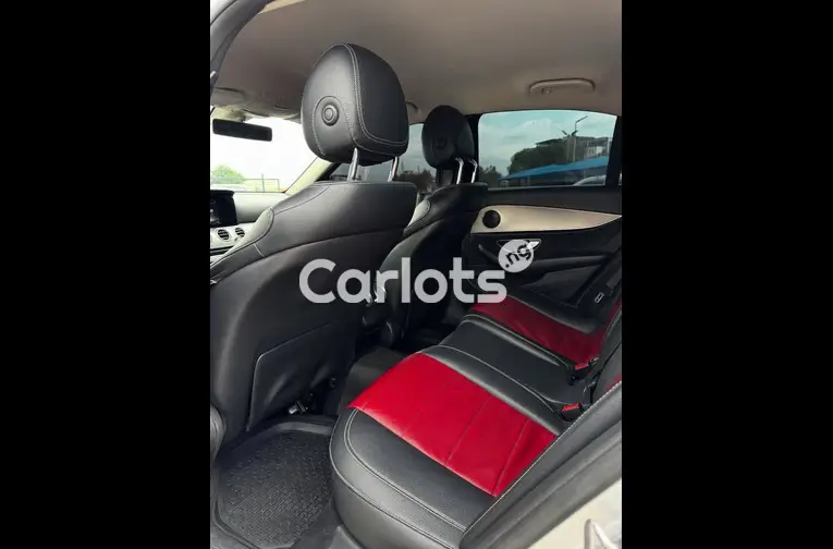 Extremely Clean 2019 Mercedes Benz E300 - 4/6