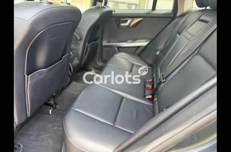 Foreign Used 2013 Mercedes Benz GLK 350 for sale in Abuja, FCT - thumbnail 4
