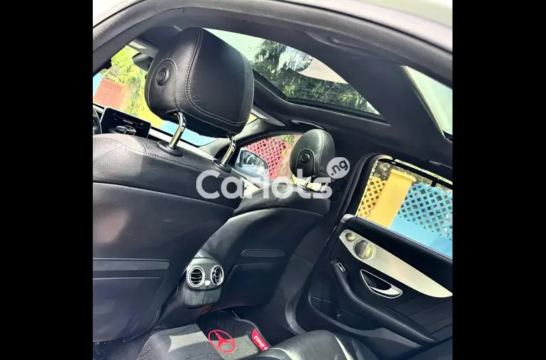 Nigerian Used 2016 MERCEDES BENZ C400 FULL OPTION for sale in Abuja, FCT - photo 4 of 7