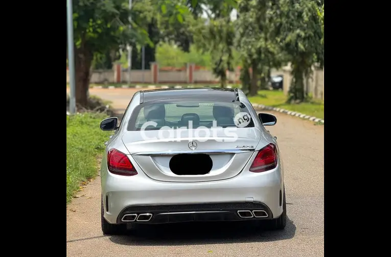 Nigerian Used 2016 MERCEDES BENZ C400 FULL OPTION for sale in Abuja, FCT - thumbnail 6