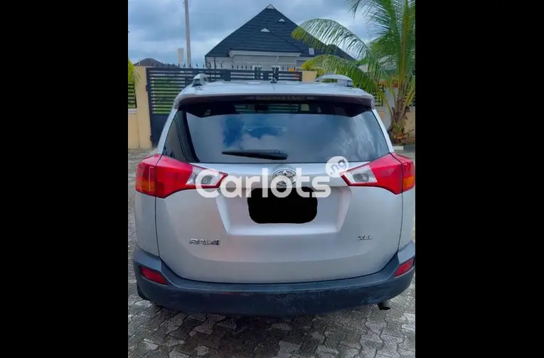 Nigerian Used 2014 TOYOTA RAV4 XLE for sale in Kaduna - photo 6 of 6