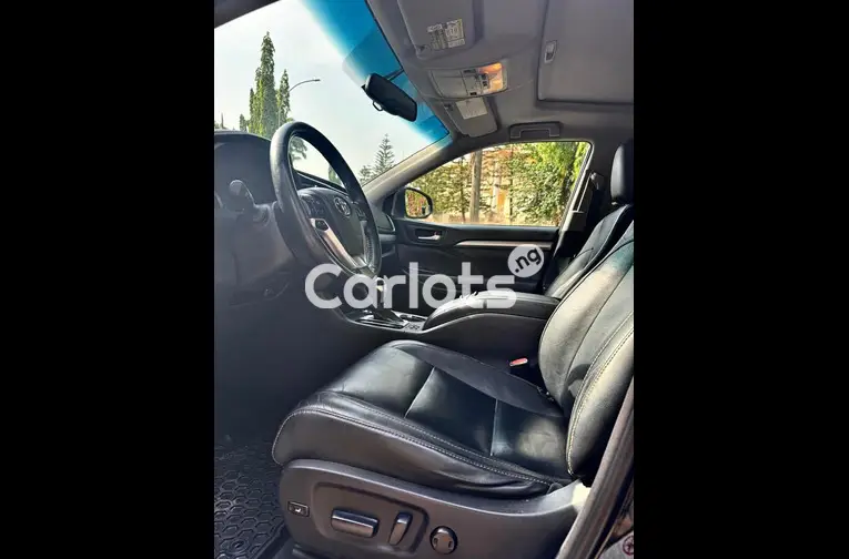 FOREIGN USED 2014 TOYOTA HIGHLANDER XLE for sale in Abuja, FCT - thumbnail 2
