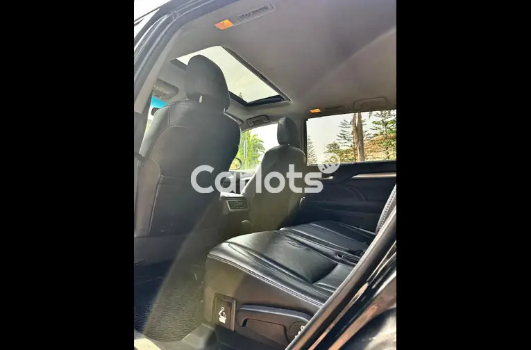 FOREIGN USED 2014 TOYOTA HIGHLANDER XLE for sale in Abuja, FCT - thumbnail 5