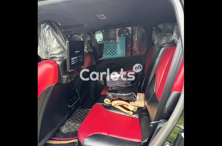 2024 TOYOTA LAND CRUISER GR for sale in Abuja, FCT - thumbnail 6