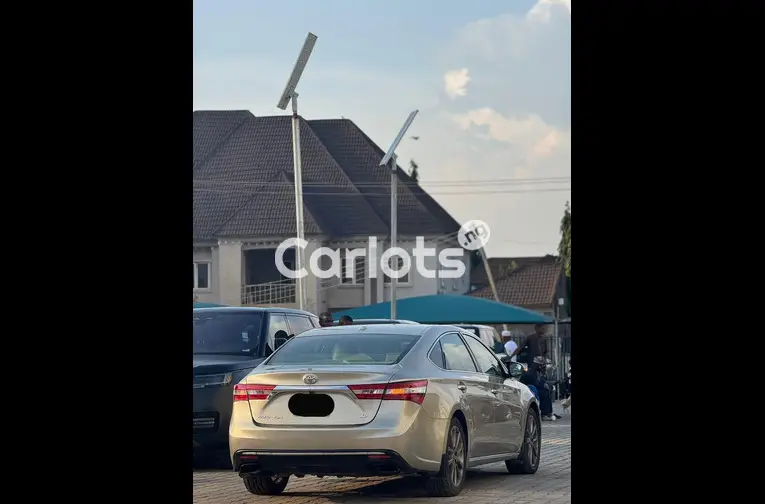 Nigerian Used 2016 TOYOTA AVALON FULL OPTION for sale in Abuja, FCT - thumbnail 6