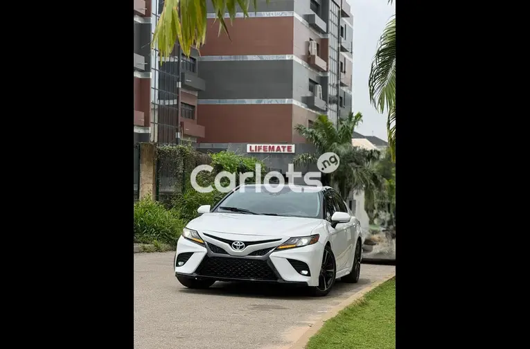 Foreign Used 2019 KEYLESS TOYOTA CAMRY XSE for sale in Abuja, FCT