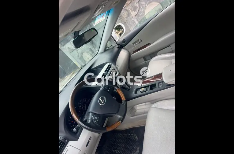 FOREIGN USED 2011 LEXUS RX350 - 2/7