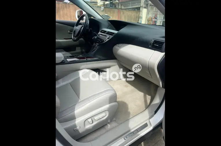 FOREIGN USED 2011 LEXUS RX350 for sale in Lagos, Lagos - thumbnail 4