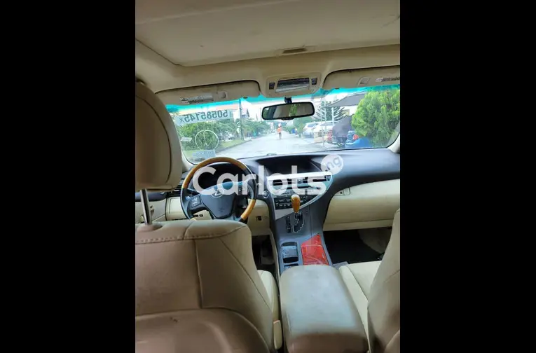FOREIGN USED ACCIDENT FREE 2010 LEXUS RX350 for sale in Lagos - thumbnail 4