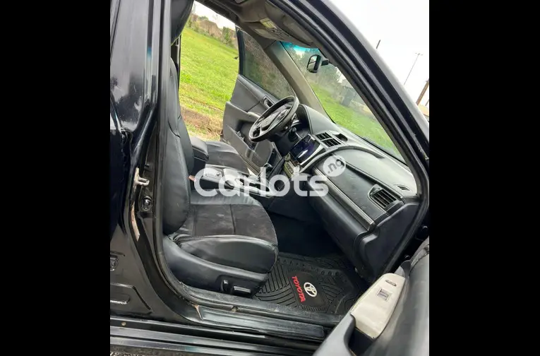 Nigerian Used 2013 KEYLESS TOYOTA CAMRY V6 for sale in Abuja, FCT - thumbnail 2