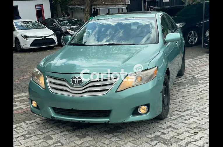 Nigerian Used 2010 TOYOTA CAMRY for sale in Abuja, FCT