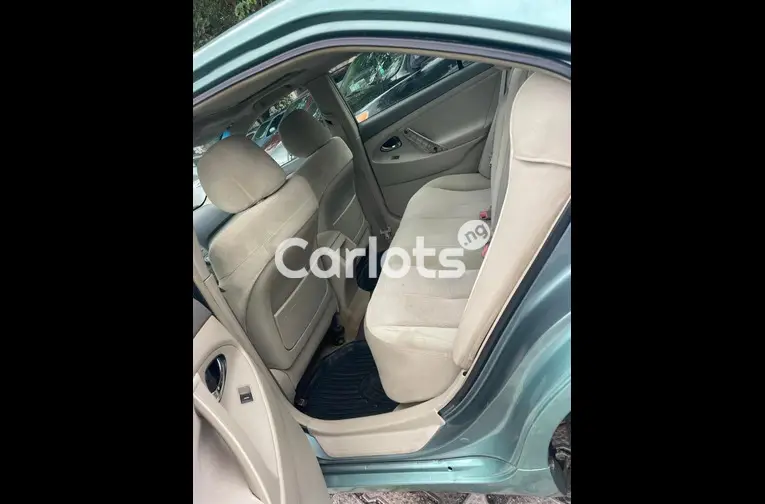 Nigerian Used 2010 TOYOTA CAMRY for sale in Abuja, FCT - thumbnail 4