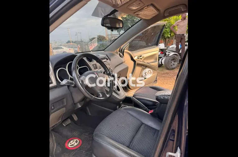 Nigerian Used TOKS STANDARD 2009 PONTIAC VIBE GT for sale in Kaduna