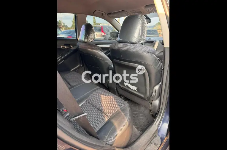 Nigerian Used TOKS STANDARD 2009 PONTIAC VIBE GT for sale in Kaduna - thumbnail 5