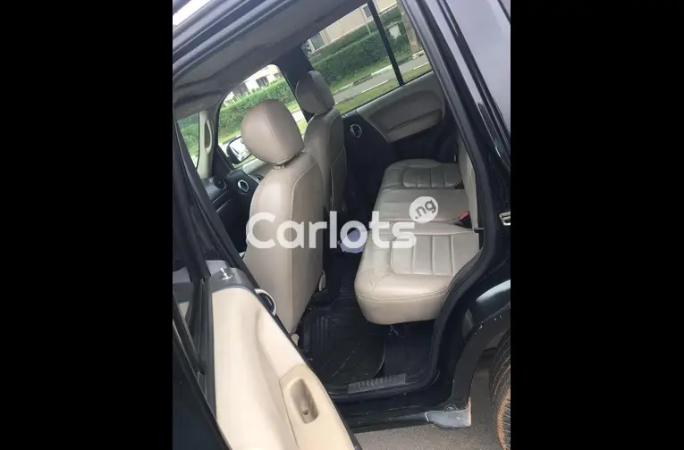 2004 JEEP LIBERTY 4X4 for sale in Abuja, FCT - photo 5 of 7