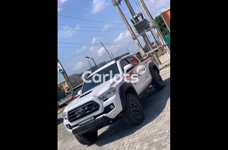 FOREIGN USED 2023 TOYOTA TACOMA TRD OFF-ROAD - 1/7