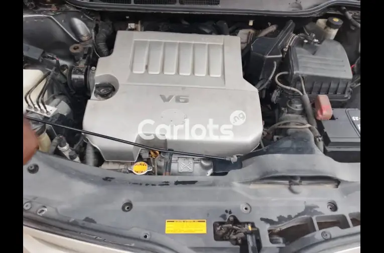 CLEAN REGISTERED 2010 TOYOTA VENZA AWD V6 FULL OPTION for sale in Surulere, Lagos - thumbnail 5