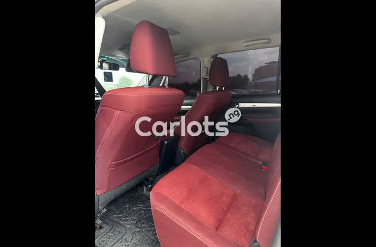 2021 TOYOTA HILUX for sale in Abuja, FCT - thumbnail 5