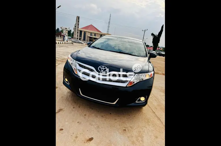 Nigerian Used 2012 TOYOTA VENZA FULL OPTION for sale in Abuja, FCT - photo 1 of 7
