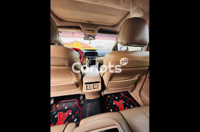 Nigerian Used 2012 TOYOTA VENZA FULL OPTION for sale in Abuja, FCT - thumbnail 4