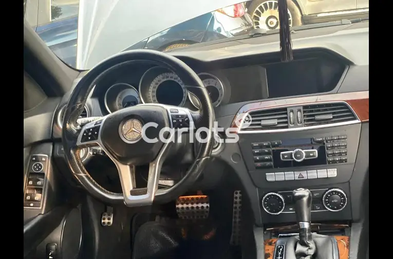 Foreign Used 2013 MERCEDES BENZ C300 for sale in Abuja, FCT - thumbnail 2