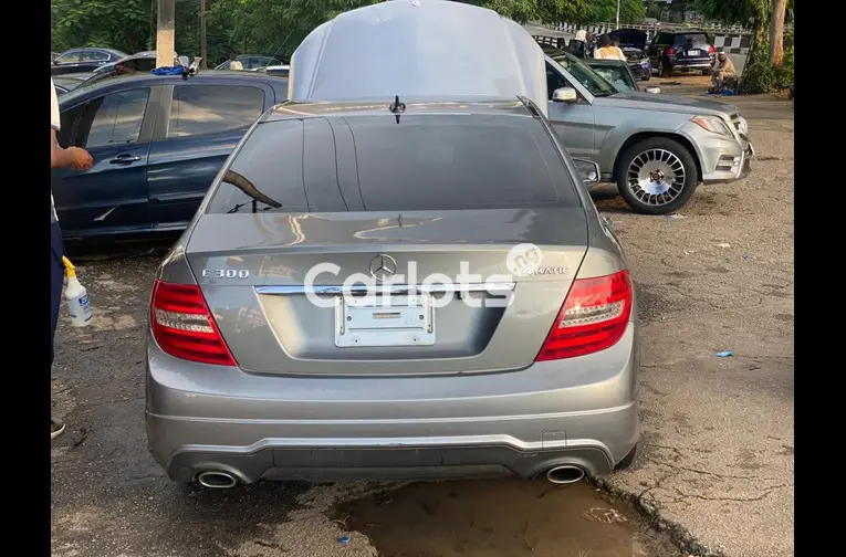 Foreign Used 2013 MERCEDES BENZ C300 for sale in Abuja, FCT - photo 6 of 7