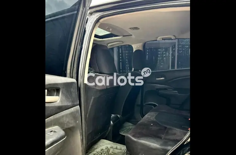 Nigerian Used 2013 HONDA CRV for sale in Kaduna - photo 4 of 5