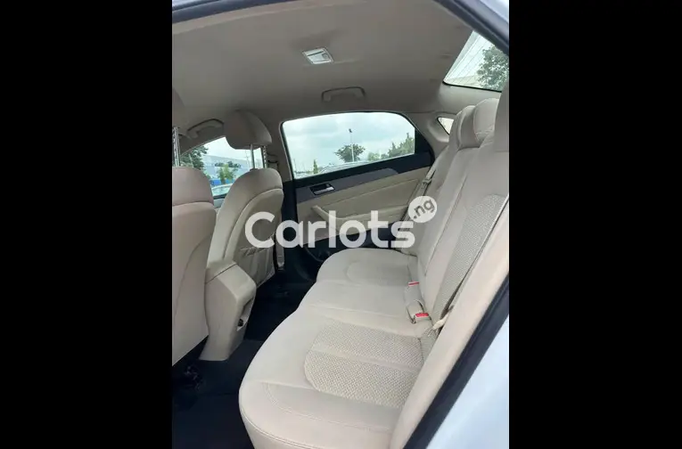 FOREIGN USED HYUNDAI SONATA WITH ORIGINAL CUSTOM DUTY for sale in Abuja, FCT - photo 4 of 6