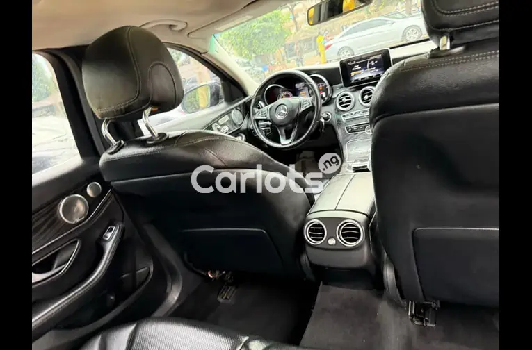 Nigerian Used 2015 MERCEDES BENZ C300 for sale in Abuja, FCT - thumbnail 4